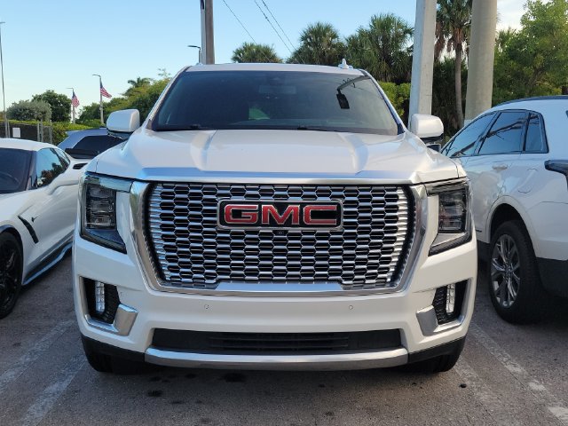 Used 2022 GMC Yukon Denali RWD image 2