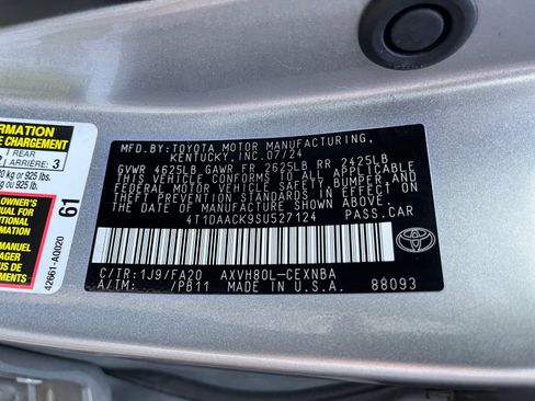 Used 2025 Toyota Camry LE FWD image 32