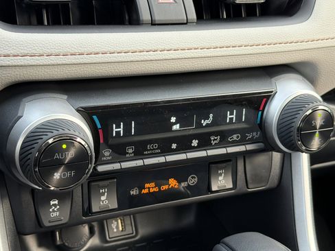 New 2025 Toyota RAV4 XLE w/ Convenience Package image 18