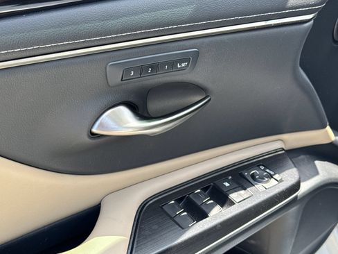 Used 2021 Lexus ES 300h w/ Premium Package FWD image 18