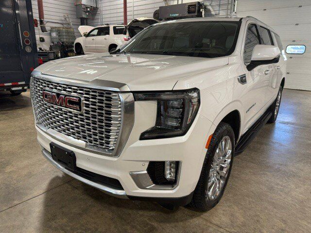 Used 2021 GMC Yukon XL Denali AWD/4WD image 45