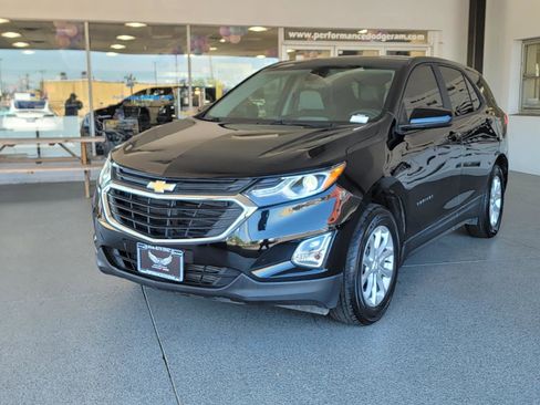Used 2020 Chevrolet Equinox LS w/ LS Convenience Package image 4