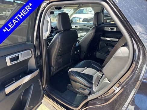 Used 2023 Ford Explorer Limited w/ Equipment Group 301A image 7