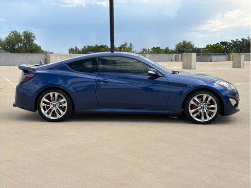 Used 2014 Hyundai Genesis 3.8 RWD image 9