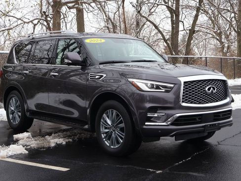 Used 2024 INFINITI QX80 Luxe image 10