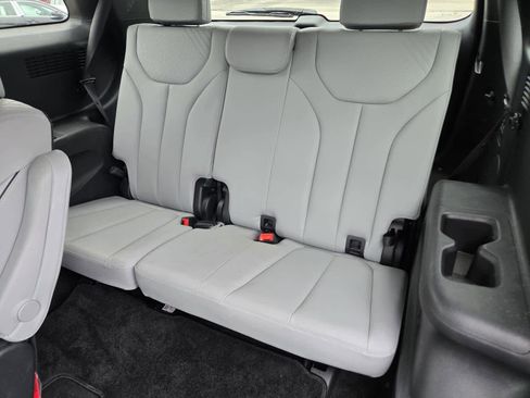 Used 2023 Hyundai Palisade SEL FWD image 18