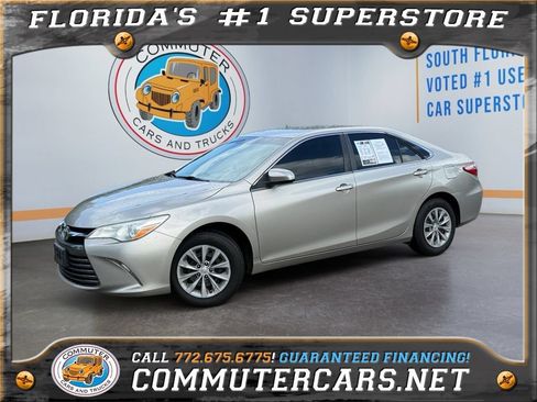 Used 2015 Toyota Camry LE FWD image 1