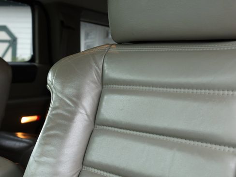 Used 2003 HUMMER H2 w/ Preferred Equipment Group image 36