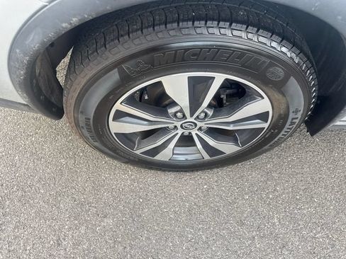 Used 2023 Nissan Murano S AWD/4WD image 11