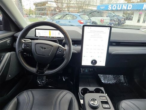 Used 2021 Ford Mustang Mach-E Premium image 11