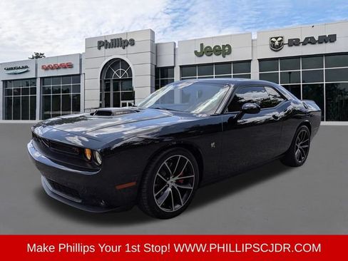 Certified 2022 Dodge Challenger R/T Scat Pack w/ Shaker Package RWD image 7