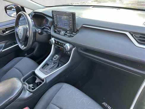 Used 2021 Toyota RAV4 XLE image 28