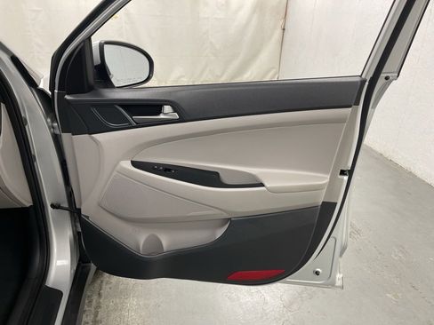 Used 2018 Hyundai Tucson SE image 9