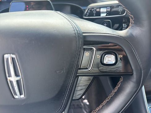 Used 2025 Lincoln Aviator Reserve w/ Equipment Group 201A image 12