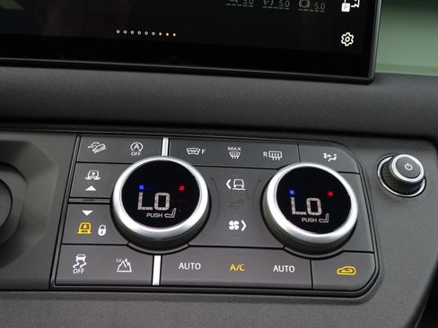 Used 2023 Land Rover Defender 110 75th Limited Edition image 25