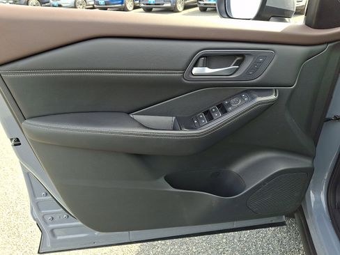 Used 2023 Nissan Rogue SL w/ SL Premium Package AWD/4WD image 12