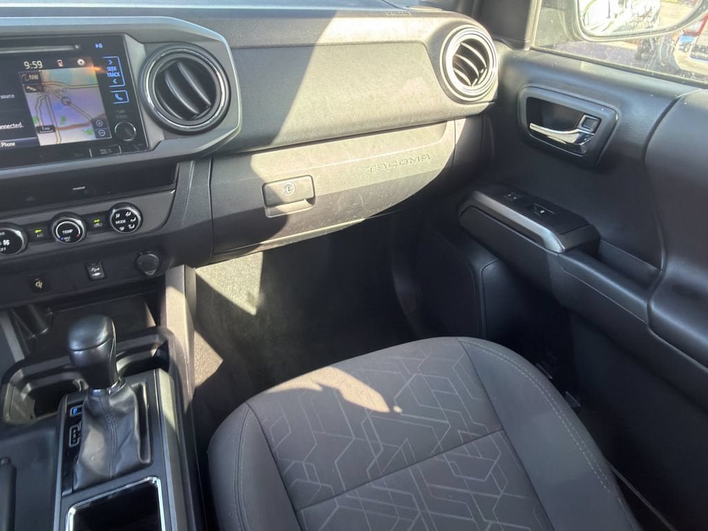 Used 2017 Toyota Tacoma TRD Sport w/ Tow Package (A/T) AWD/4WD image 16