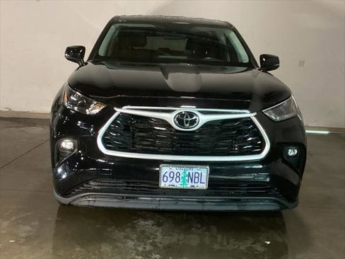 Certified 2023 Toyota Highlander LE image 17