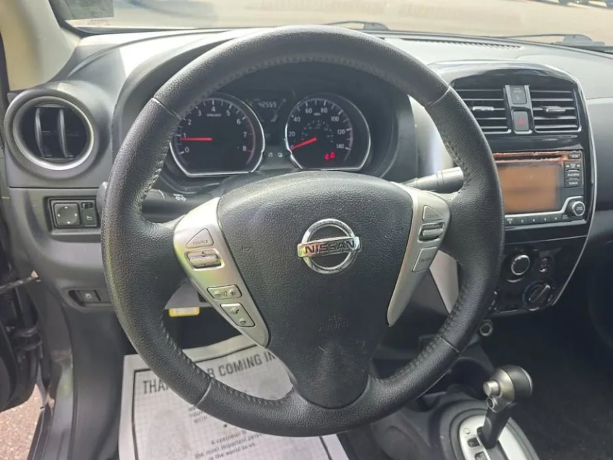 Used 2017 Nissan Versa SV w/ SV Special Edition Package FWD image 9