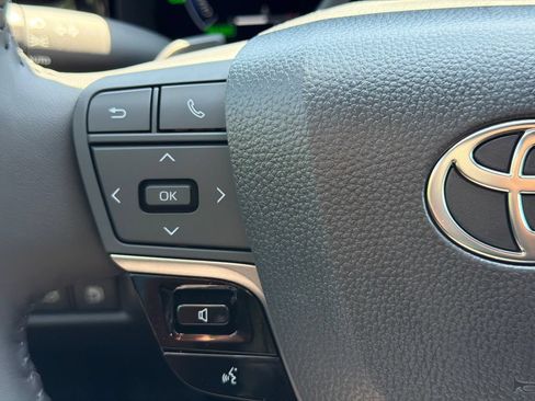 New 2026 Toyota Camry Hybrid FWD image 30