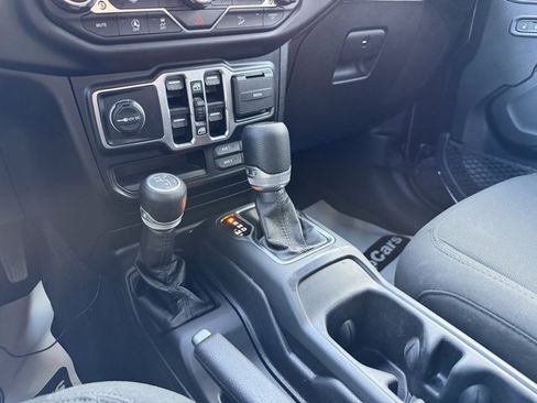 Used 2020 Jeep Wrangler Unlimited Sport S image 32