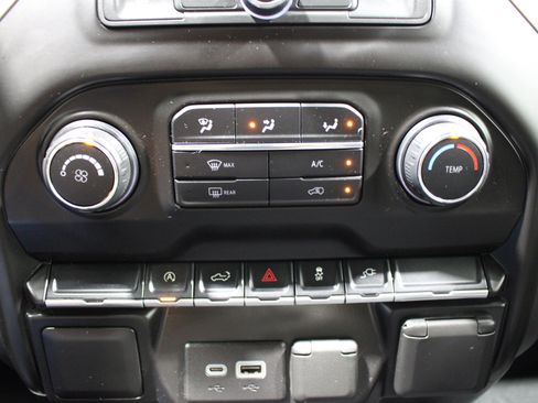 Used 2021 Chevrolet Silverado 1500 Custom AWD/4WD image 16