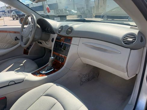 Used 2005 Mercedes-Benz CLK 320 Cabriolet image 18