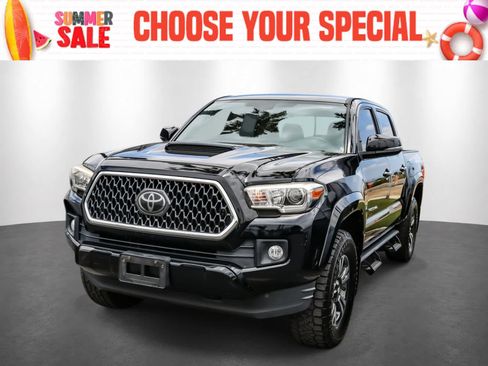 Used 2018 Toyota Tacoma TRD Sport AWD/4WD image 1
