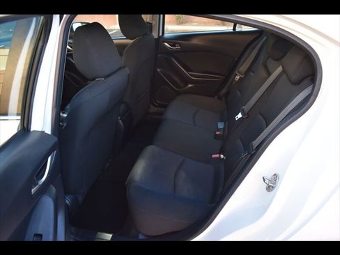 Used 2016 MAZDA MAZDA3 i Touring FWD image 19