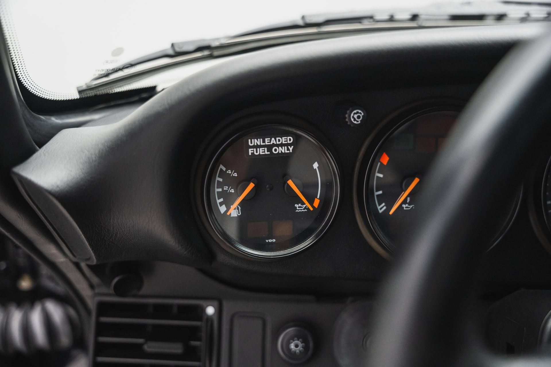 Used 1995 Porsche 911 Carrera RWD image 80