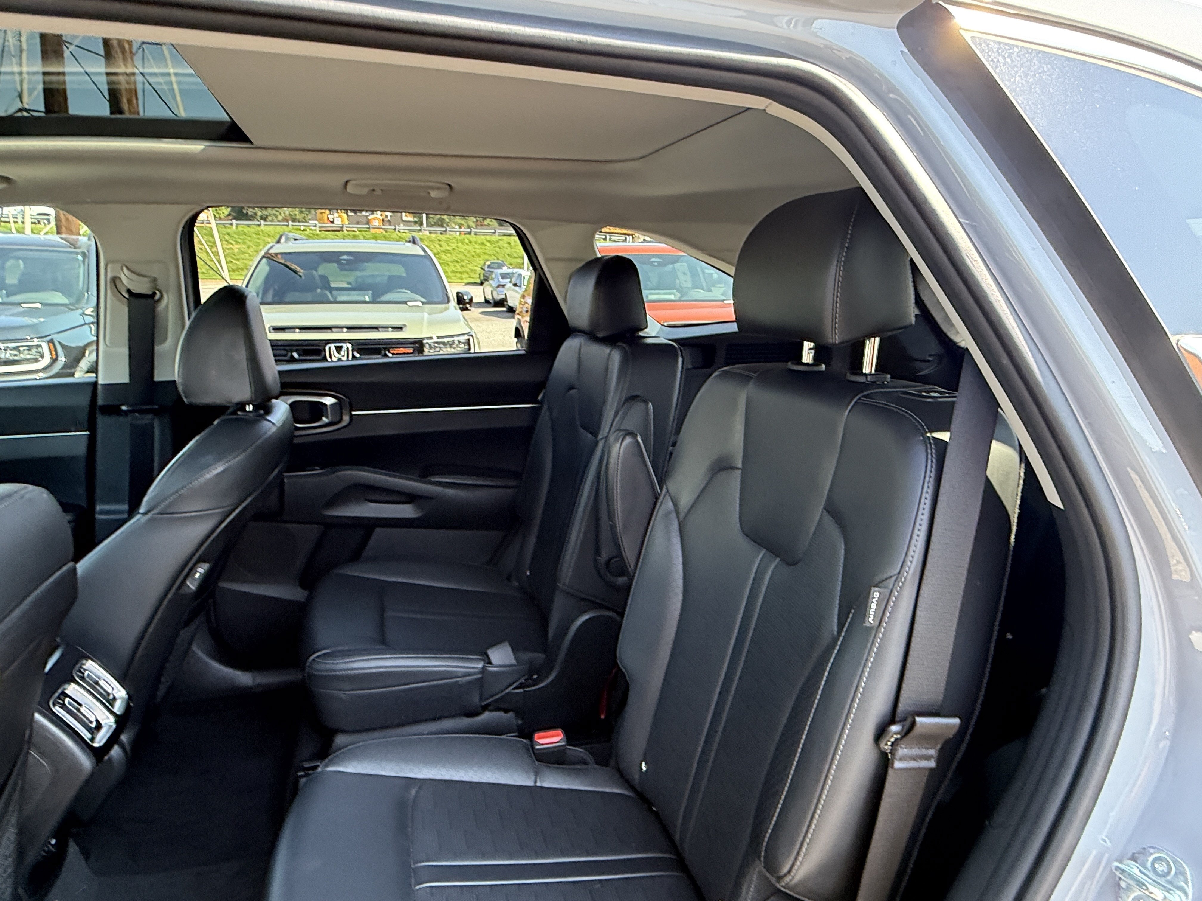 Used 2024 Kia Sorento EX w/ Panoramic Sunroof Package FWD image 32