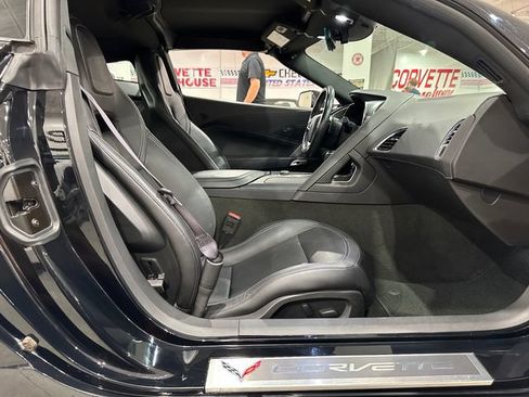 Used 2017 Chevrolet Corvette Stingray Coupe w/ 1LT RWD image 10