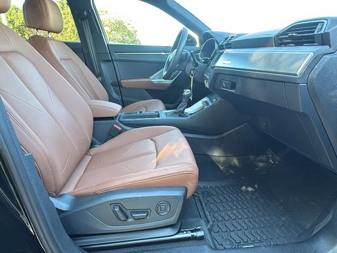Certified 2025 Audi Q3 2.0T Premium image 28