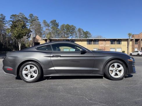 Used 2018 Ford Mustang Coupe image 6