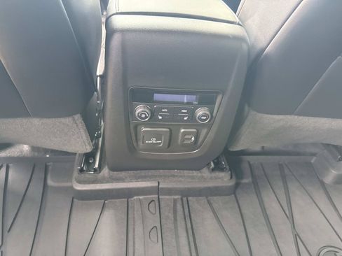Used 2021 Buick Enclave Avenir w/ Avenir Technology Package FWD image 16