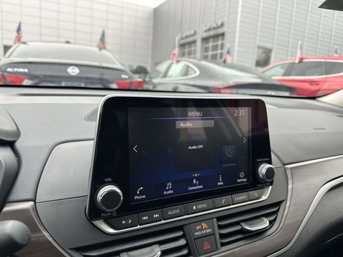 Used 2023 Nissan Altima 2.5 SV image 23