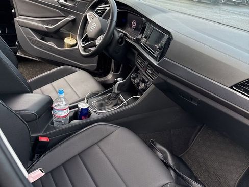 Used 2024 Volkswagen Jetta SE image 12