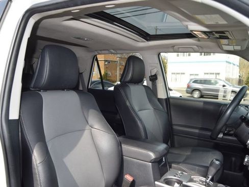 Used 2022 Toyota 4Runner SR5 Premium w/ Moonroof Package AWD/4WD image 20