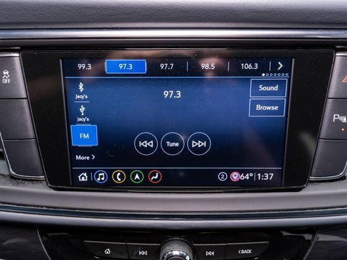 Used 2020 Buick Enclave Essence w/ Sound and Sites Package image 17