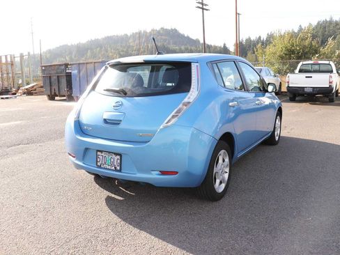 Used 2013 Nissan Leaf SV w/ LED & Quick Charge Pkg FWD image 5