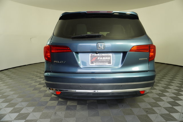 Used 2017 Honda Pilot Touring image 6