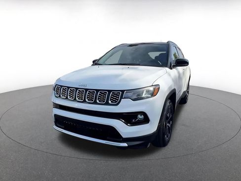 Used 2025 Jeep Compass Limited image 7