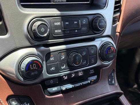 Used 2018 Chevrolet Suburban Premier AWD/4WD image 37