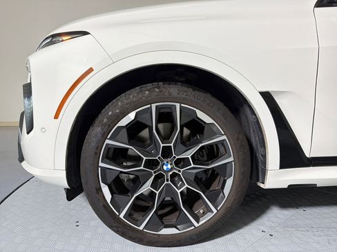 Certified 2024 BMW X7 xDrive40i w/ Executive Package AWD/4WD image 11