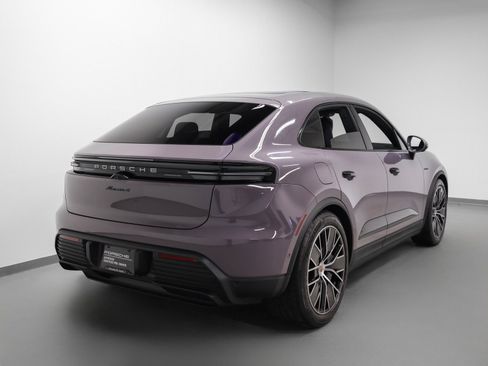 Certified 2025 Porsche Macan 4 Electric image 12