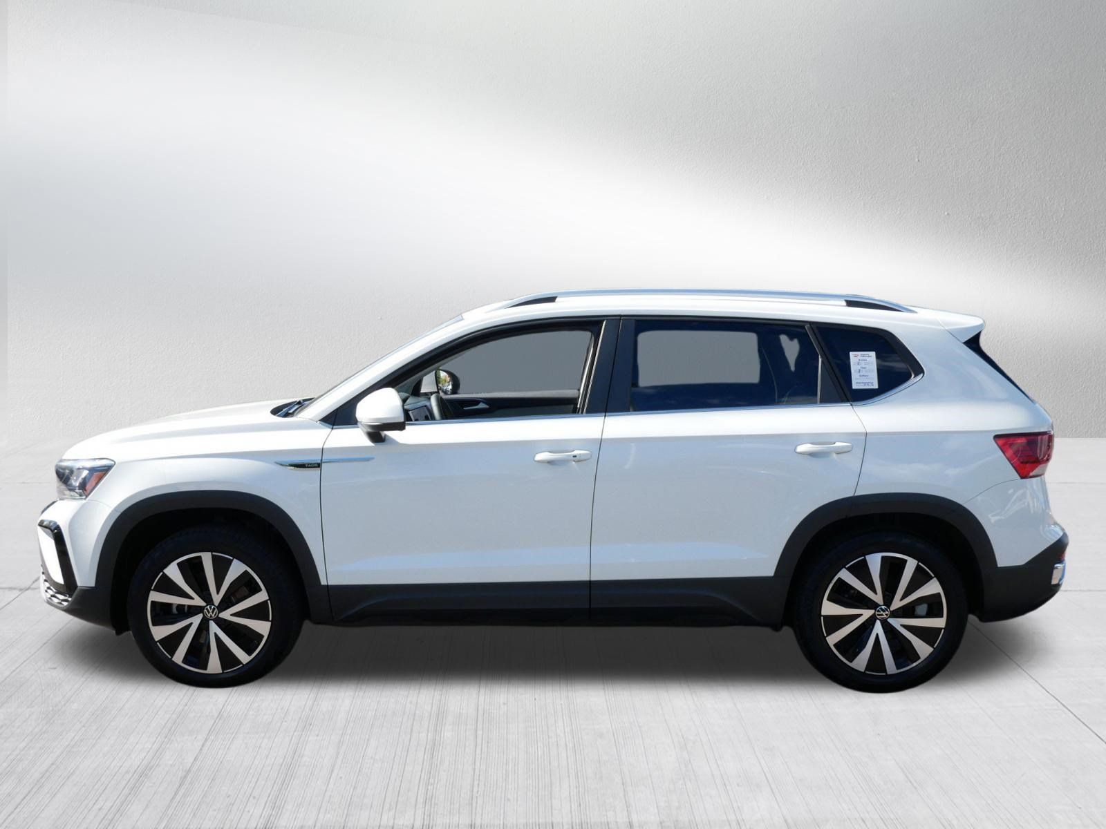Certified 2023 Volkswagen Taos SE w/ Panoramic Sunroof Package AWD/4WD image 4