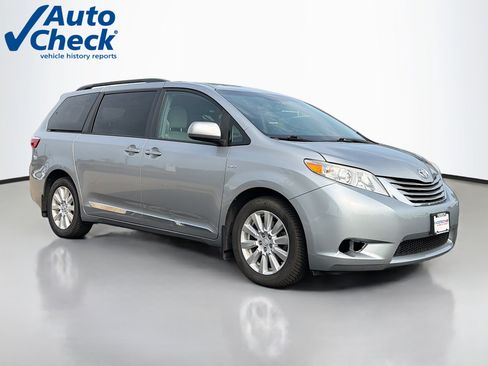 Used 2017 Toyota Sienna LE AWD/4WD image 1