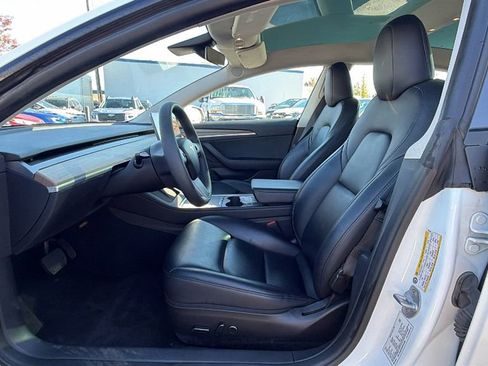 Used 2023 Tesla Model 3 Standard Range image 29