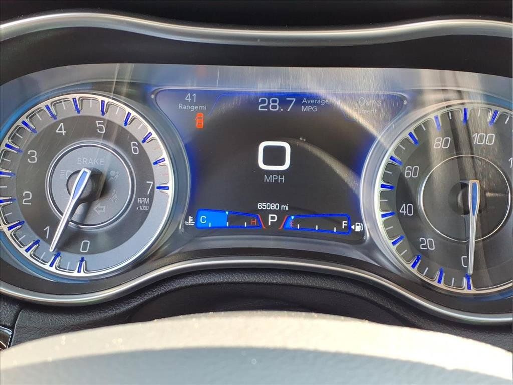 Used 2023 Chrysler 300 Touring w/ Sport Appearance Package RWD image 12