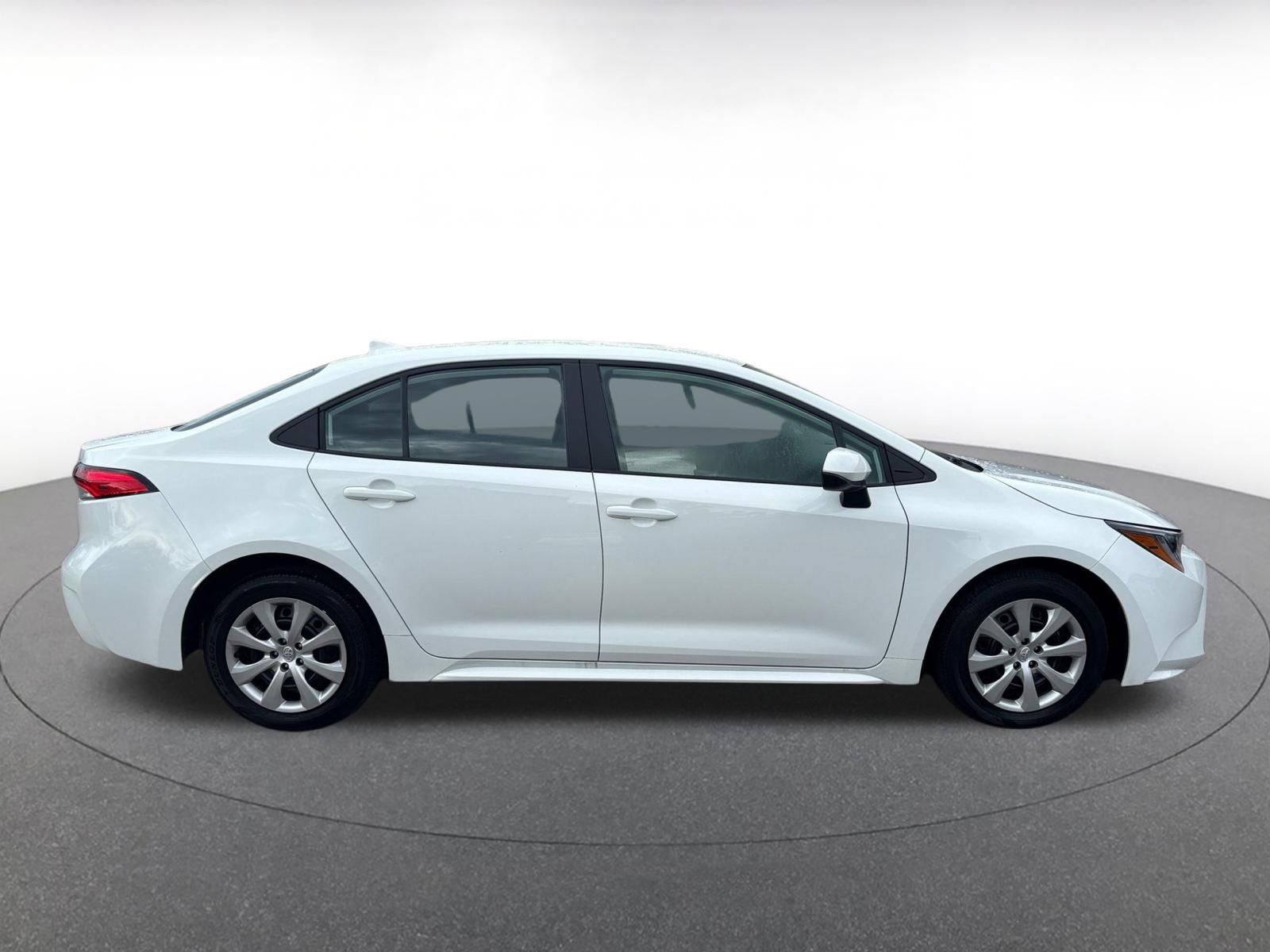 Used 2025 Toyota Corolla LE FWD image 14